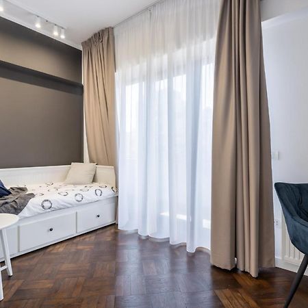 Elegant Two Bedrooms Apartment Бухарест Екстер'єр фото