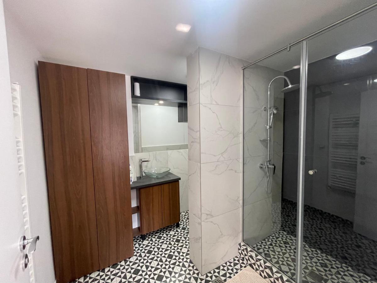 Elegant Two Bedrooms Apartment Бухарест Екстер'єр фото