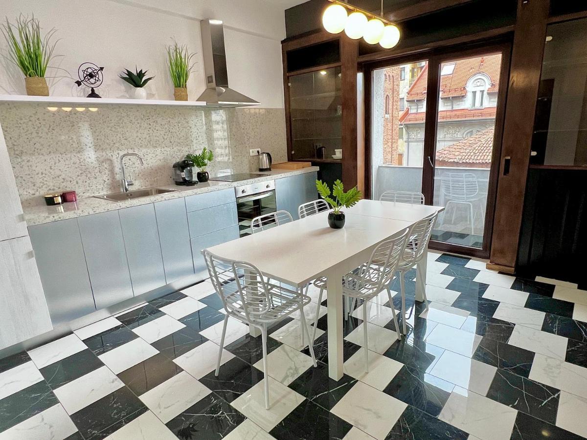 Elegant Two Bedrooms Apartment Бухарест Екстер'єр фото